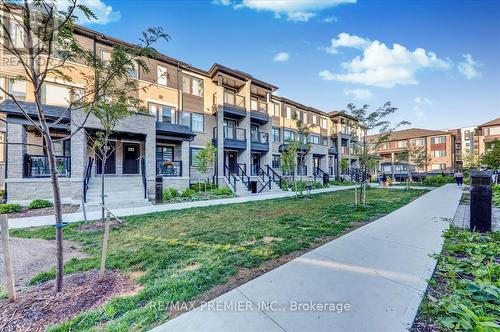 64 Appletree Lane, Barrie (Innis-Shore), ON - Outdoor With Facade