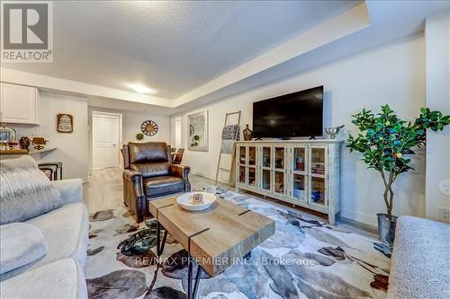 64 Appletree Lane, Barrie (Innis-Shore), ON - Indoor Photo Showing Living Room