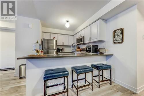 64 Appletree Lane, Barrie (Innis-Shore), ON - Indoor Photo Showing Kitchen