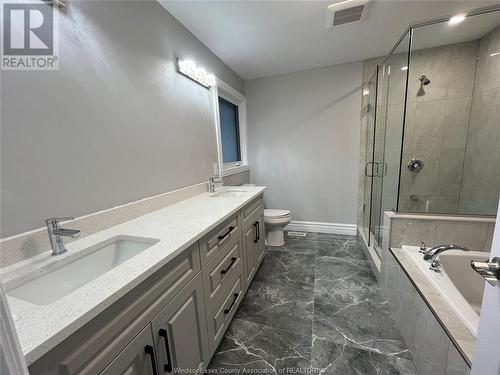 21 Noble, Amherstburg, ON - Indoor Photo Showing Bathroom