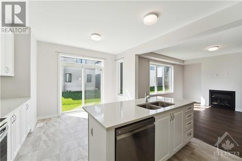769 Derreen Avenue, Ottawa, ON - Indoor Photo Showing Kitchen With Double Sink With Upgraded Kitchen