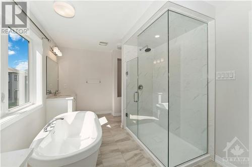 769 Derreen Avenue, Ottawa, ON - Indoor Photo Showing Bathroom