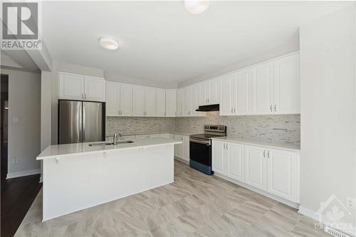 769 Derreen Avenue, Ottawa, ON - Indoor Photo Showing Kitchen With Upgraded Kitchen