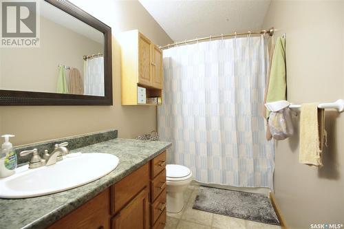 815 Elsinore Street, Whitewood, SK - Indoor Photo Showing Bathroom