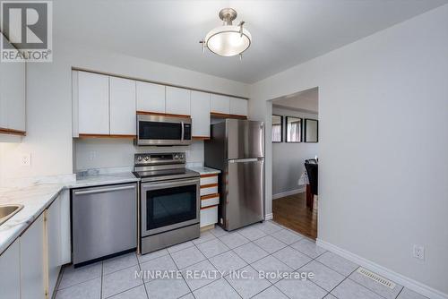 609 Gibney Crescent, Newmarket (Summerhill Estates), ON - Indoor Photo Showing Kitchen