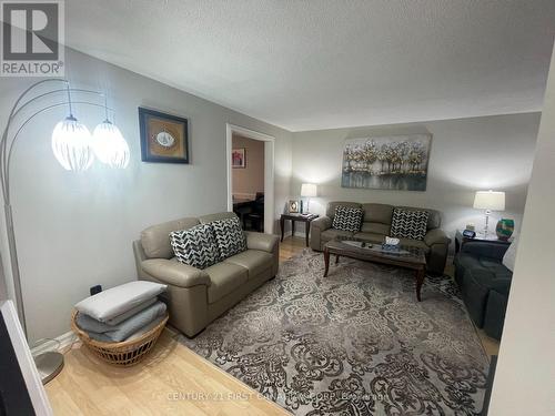 81 Augusta Crescent, London, ON - Indoor Photo Showing Living Room