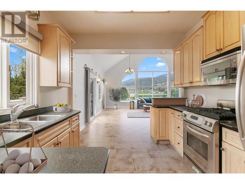 1282 Corbishley Avenue, Penticton, BC - Indoor Photo Showing Kitchen