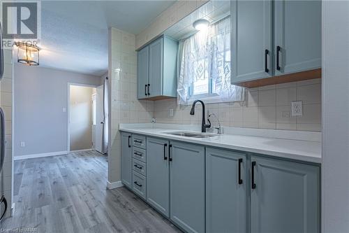 170 Speight Boulevard, London, ON - Indoor Photo Showing Kitchen