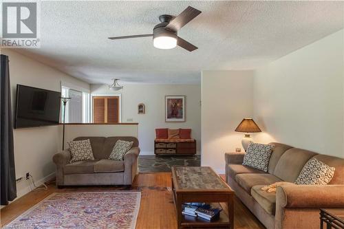 478 Bruce Road 9, South Bruce Peninsula, ON - Indoor Photo Showing Living Room