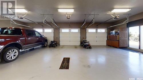 Verendrye Creek Acres, Kindersley Rm No. 290, SK - Indoor Photo Showing Garage