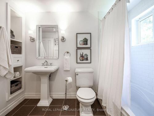 68 Sonneck Sq, Toronto, ON - Indoor Photo Showing Bathroom