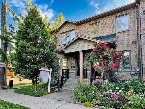 2A Tedder St, Toronto, ON 