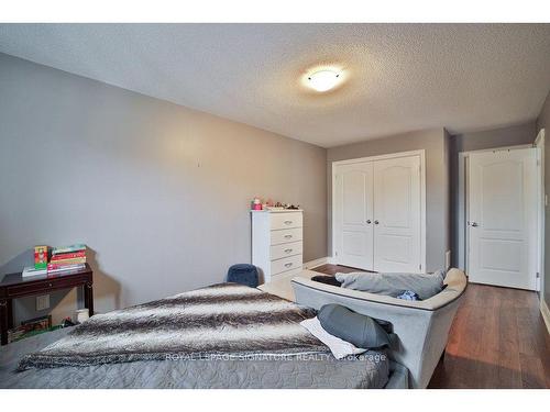 64 Andretti Cres, Brampton, ON - Indoor Photo Showing Bedroom