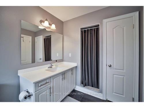 64 Andretti Cres, Brampton, ON - Indoor Photo Showing Bathroom