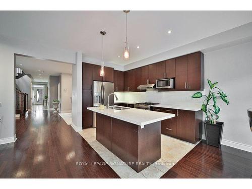 64 Andretti Cres, Brampton, ON - Indoor Photo Showing Kitchen With Upgraded Kitchen