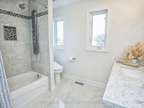 1131 Bellarosa Lane, Mississauga, ON - Indoor Photo Showing Bathroom