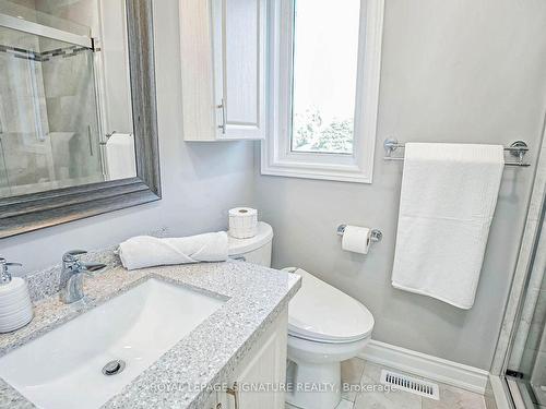 1131 Bellarosa Lane, Mississauga, ON - Indoor Photo Showing Bathroom