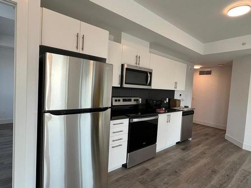 301-26 Lowes Rd, Guelph, ON - Indoor Photo Showing Kitchen