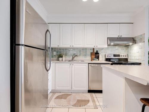 706-55 Strathaven Dr, Mississauga, ON - Indoor Photo Showing Kitchen