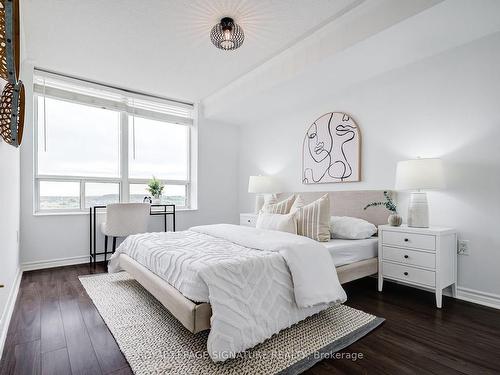 706-55 Strathaven Dr, Mississauga, ON - Indoor Photo Showing Bedroom