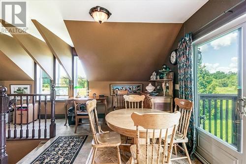 320 Sixth Avenue, Greater Sudbury, ON - Indoor Photo Showing Dining Room