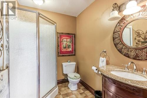 320 Sixth Avenue, Greater Sudbury, ON - Indoor Photo Showing Bathroom