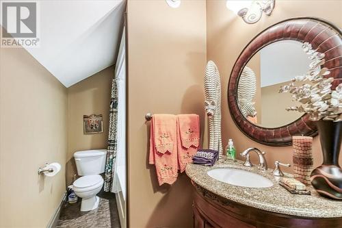 320 Sixth Avenue, Greater Sudbury, ON - Indoor Photo Showing Bathroom