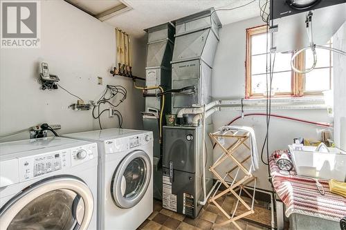 320 Sixth Avenue, Greater Sudbury, ON - Indoor Photo Showing Laundry Room