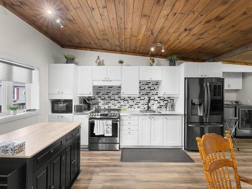 Kitchen - 4  - 6 Rue St-Ignace, Lévis (Desjardins), QC - Indoor Photo Showing Kitchen With Upgraded Kitchen