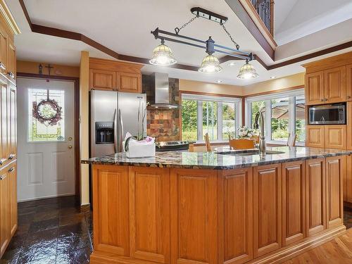 Cuisine - 7381 Ch. Du Coteau-Du-Lac, Saint-Damien, QC - Indoor Photo Showing Kitchen