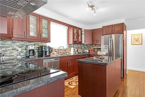 5093 Drummond Road, Niagara Falls, ON - Indoor Photo Showing Kitchen