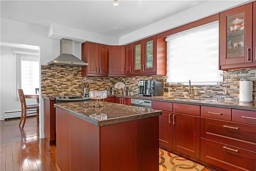 5093 Drummond Road, Niagara Falls, ON - Indoor Photo Showing Kitchen