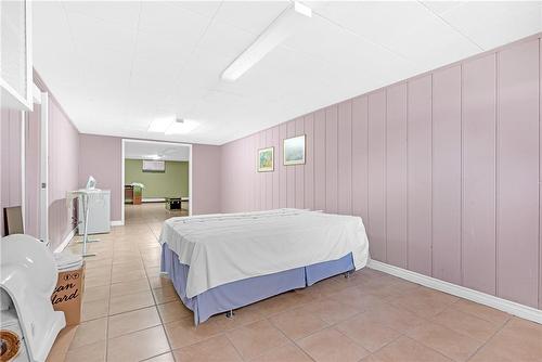 5093 Drummond Road, Niagara Falls, ON - Indoor Photo Showing Bedroom