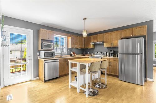 476 Crescent Road, Fort Erie, ON - Indoor Photo Showing Kitchen