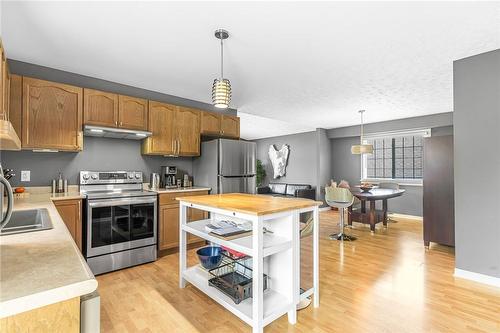 476 Crescent Road, Fort Erie, ON - Indoor Photo Showing Kitchen