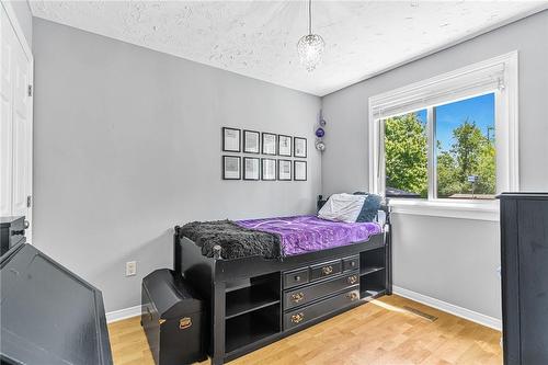 476 Crescent Road, Fort Erie, ON - Indoor Photo Showing Bedroom