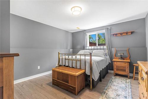 476 Crescent Road, Fort Erie, ON - Indoor Photo Showing Bedroom