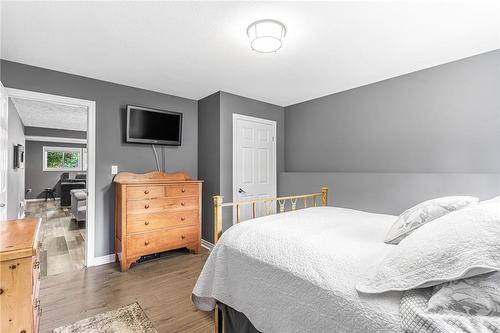 476 Crescent Road, Fort Erie, ON - Indoor Photo Showing Bedroom