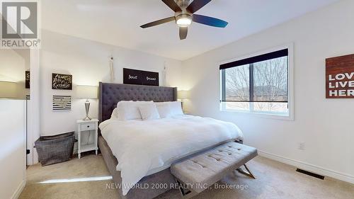 20 Carleton Trail, New Tecumseth, ON - Indoor Photo Showing Bedroom