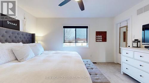 20 Carleton Trail, New Tecumseth, ON - Indoor Photo Showing Bedroom