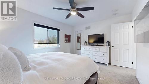 20 Carleton Trail, New Tecumseth, ON - Indoor Photo Showing Bedroom