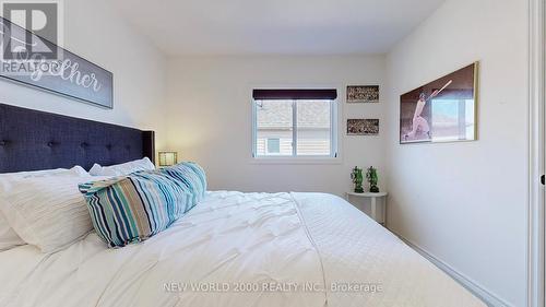 20 Carleton Trail, New Tecumseth, ON - Indoor Photo Showing Bedroom