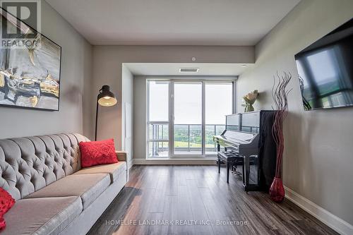 3009 - 12 Gandhi Lane, Markham (Commerce Valley), ON - Indoor Photo Showing Living Room