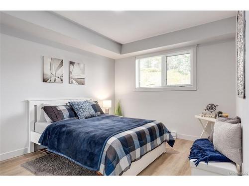 110B-4810 Cedar Ridge Pl, Nanaimo, BC - Indoor Photo Showing Bedroom