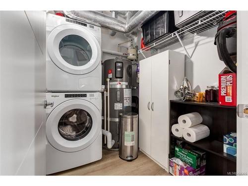 110B-4810 Cedar Ridge Pl, Nanaimo, BC - Indoor Photo Showing Laundry Room