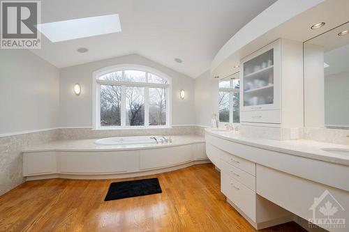 1853 Rideau Garden Drive, Ottawa, ON - Indoor Photo Showing Bathroom