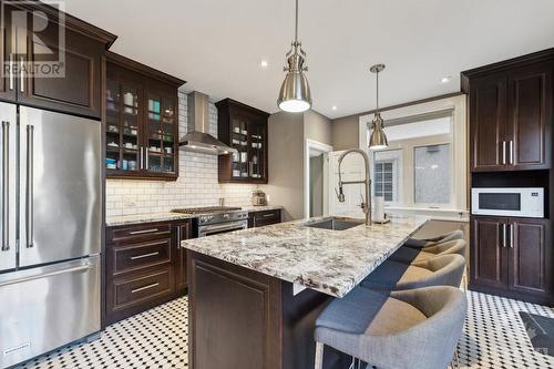 289 Clemow Avenue, Ottawa, ON - Indoor Photo Showing Kitchen With Upgraded Kitchen