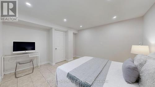 208 Cass Avenue, Toronto E05, ON - Indoor Photo Showing Bedroom