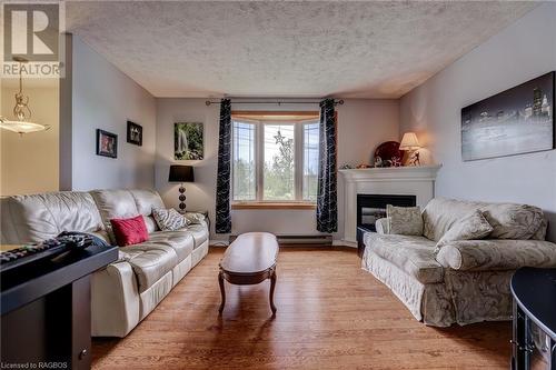 2755 3Rd Avenue E, Owen Sound, ON - Indoor Photo Showing Living Room With Fireplace