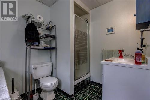 2755 3Rd Avenue E, Owen Sound, ON - Indoor Photo Showing Bathroom